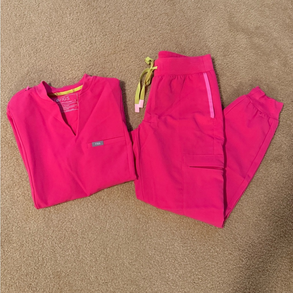 Figs Shocking Pink Scrub Set